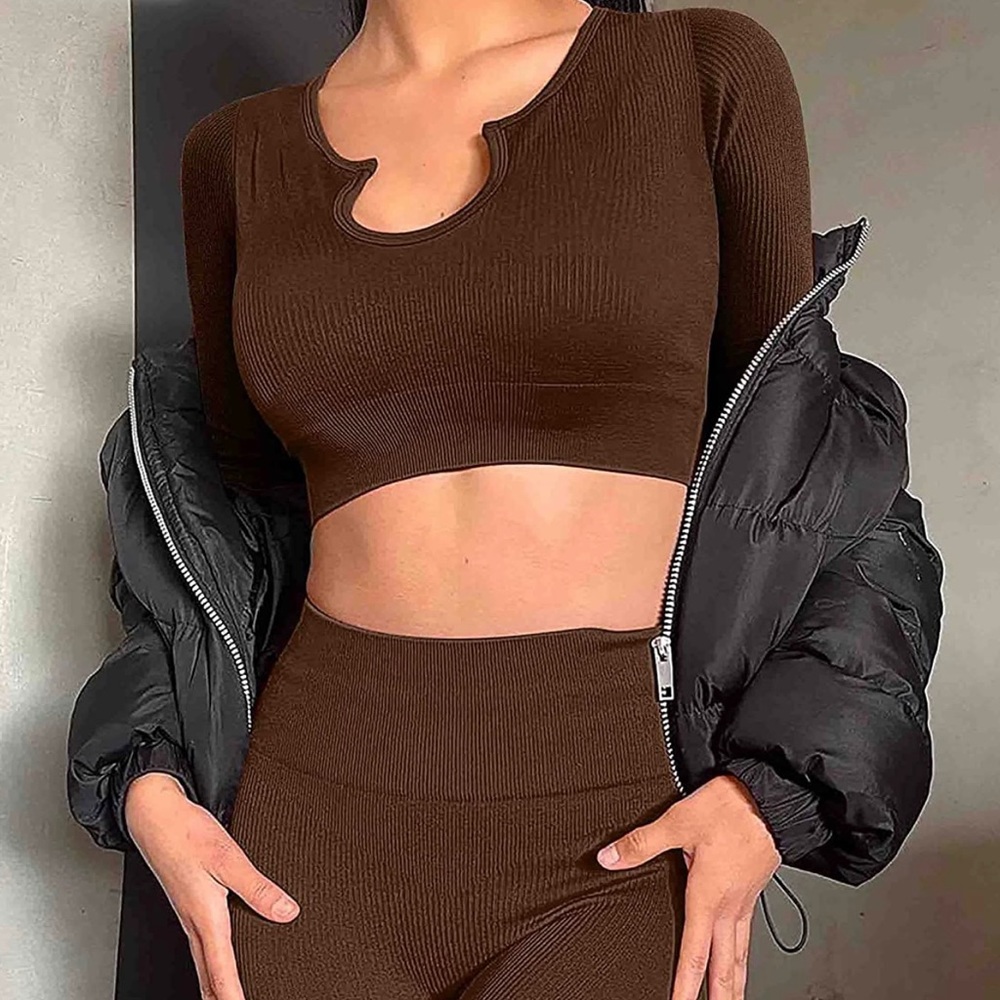 NWOT RIBBED CROP TOP